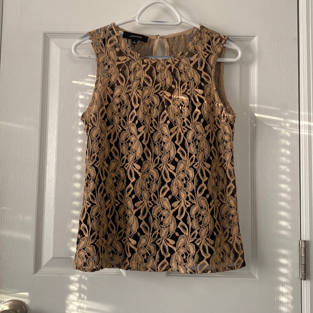 Jones Wear gold and black tank top mesh